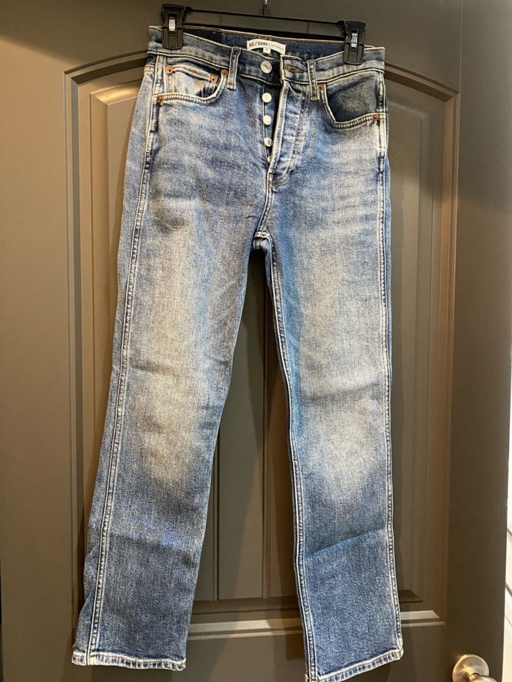 Re/Done Women’s cigarette Straight Jeans in Light Blue Wash with Button-Fly.